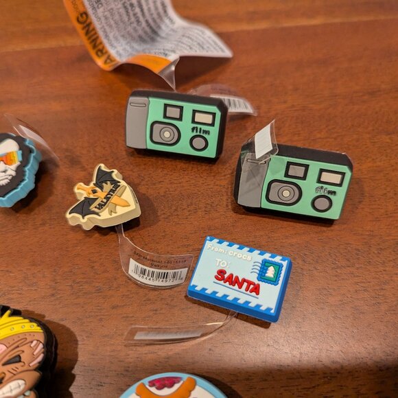 NWT 10 Light-up Sugar Skull Cute Summer Fun Jibbitz from Crocs Store - Picture 4 of 5